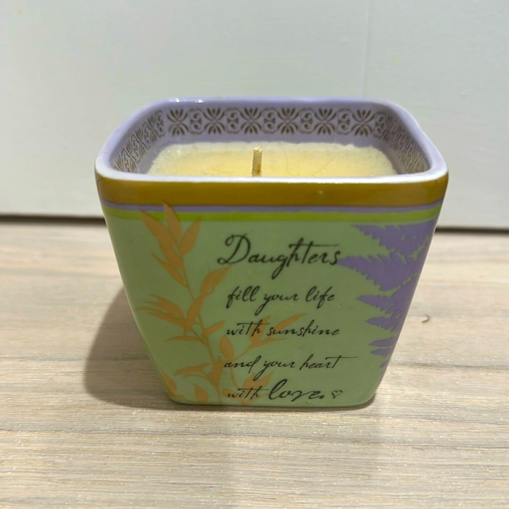 Candle with a love quote about daughters